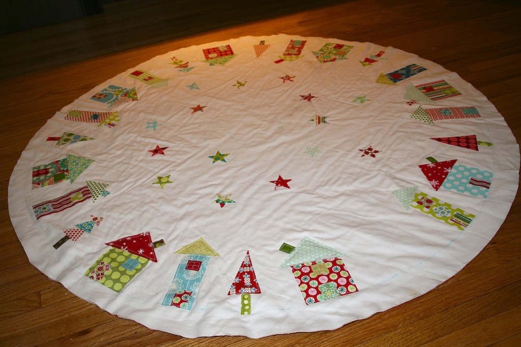 quilted tree skirt from Fat Quarterly