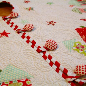 Fat Quarterly Quilted Tree Skirt with houses